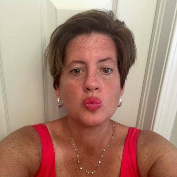 Meet your Posher, Julie - Picture 1 of 1